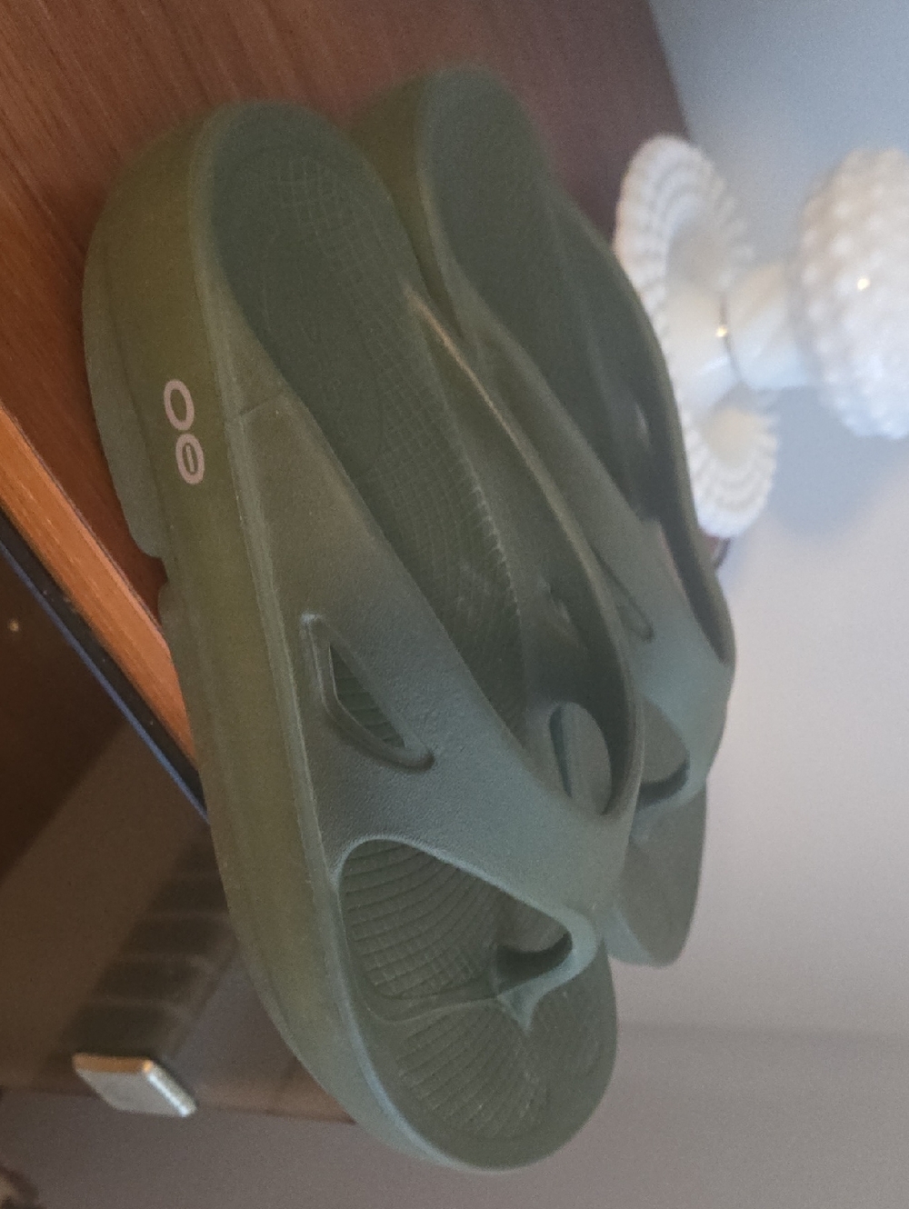 OOFOS Olive Green Recovery Sandals Size 6 - Picture 2 of 6